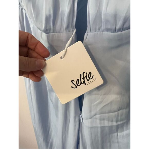 NWT Selfie Leslie Satin Like lLight Blue Jumpsuit - Picture 8 of 9